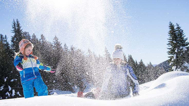 Kinder im Schnee